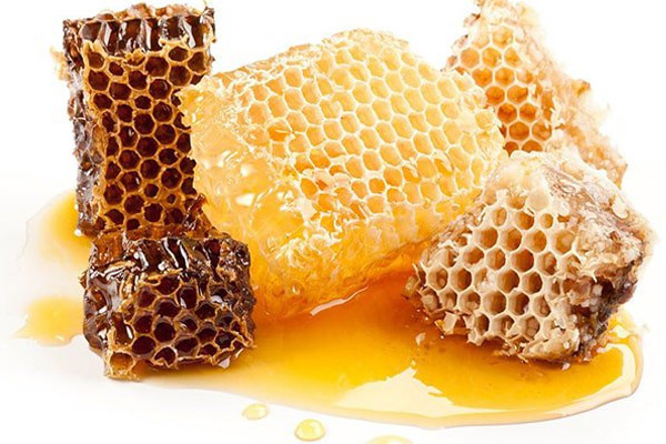 Sáp ong giúp hỗ trợ điều trị và khắc phục tình trạng viêm lợi